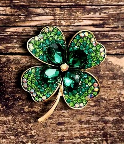 Green crystal shamrock leaf - crystal,